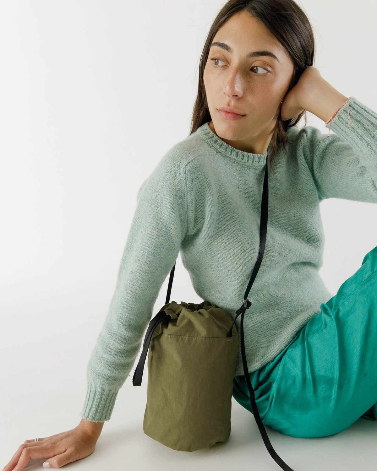 Medium Nylon Bucket Bag - Moss