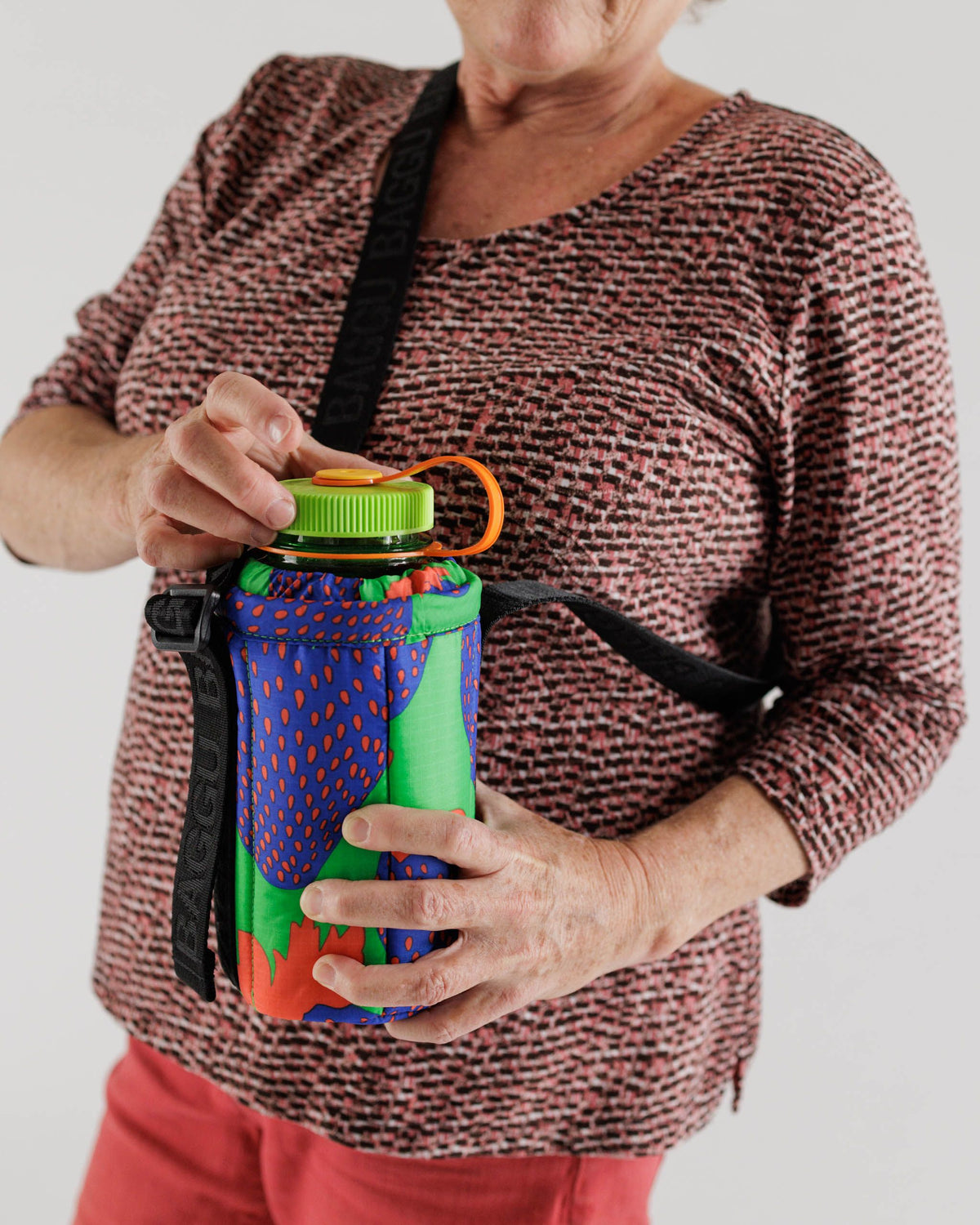 Puffy Water Bottle Sling - Electric Strawberry Cobalt