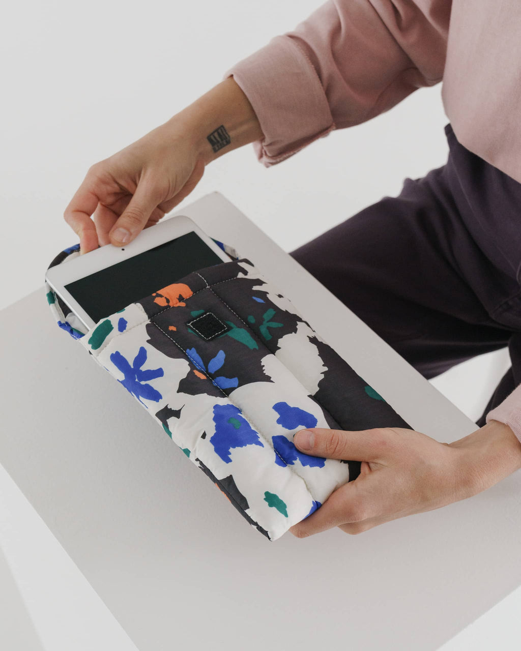 Puffy Tablet Sleeve - Litho Floral