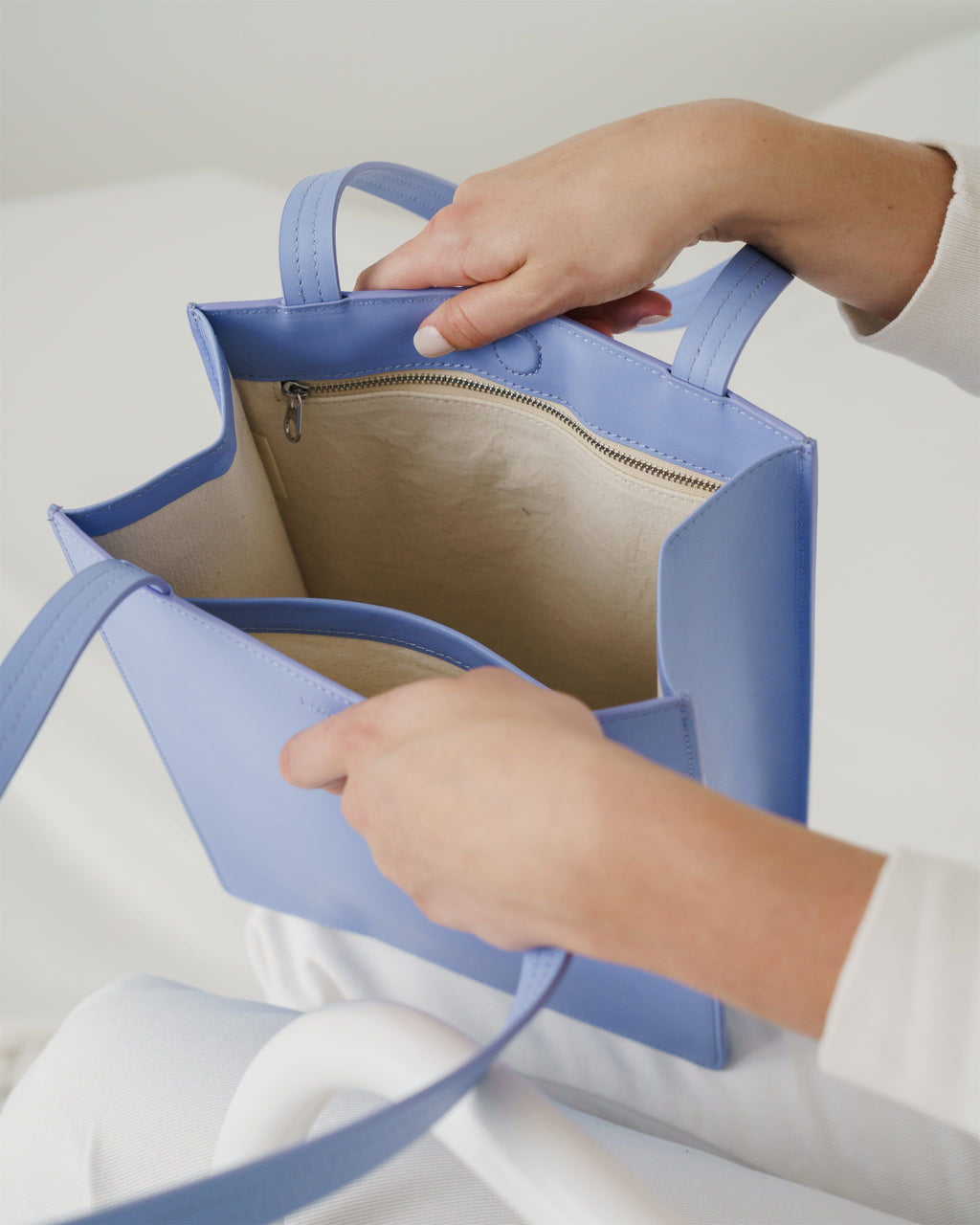 Medium Leather Tote - Soft Blue