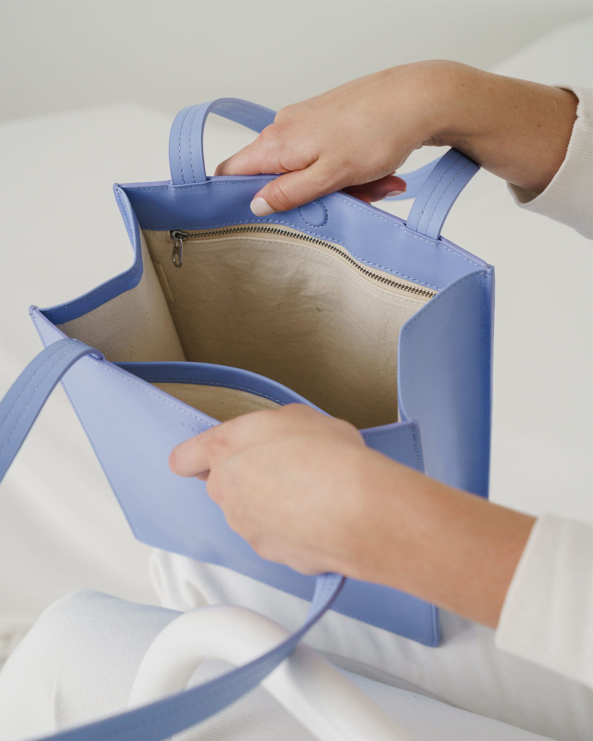 Medium Leather Tote - Soft Blue