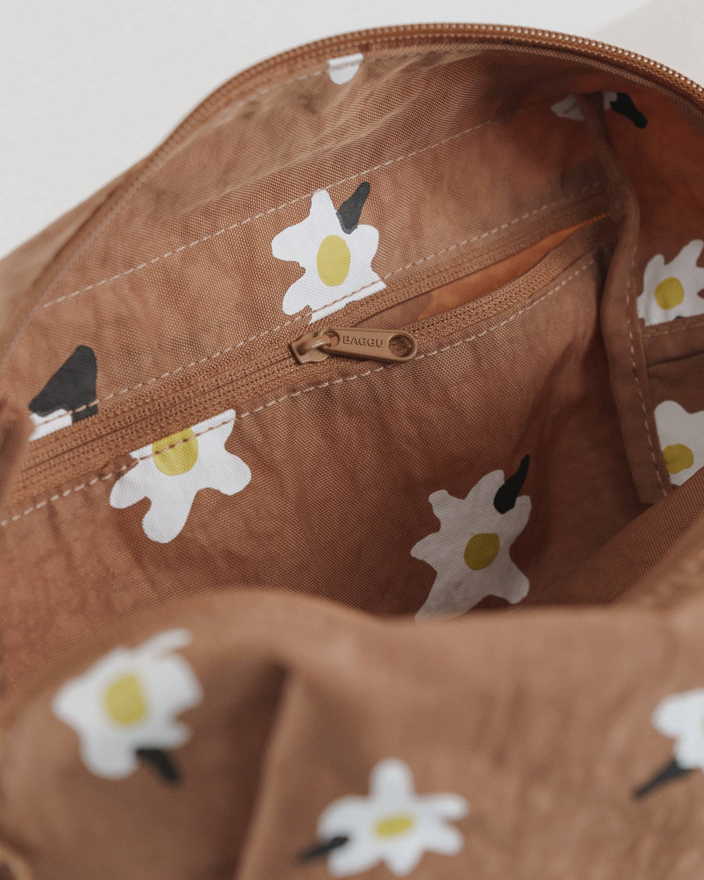 Dopp Kit - Painted Daisy