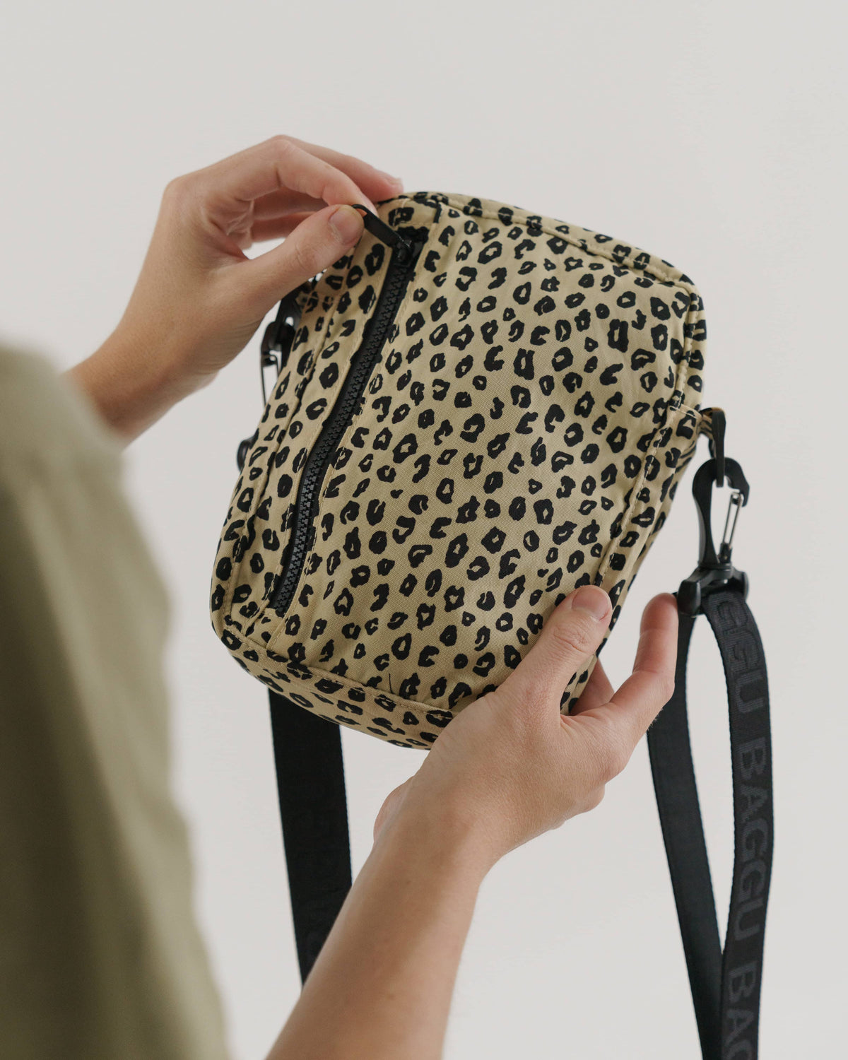 Sport Crossbody - Honey Leopard