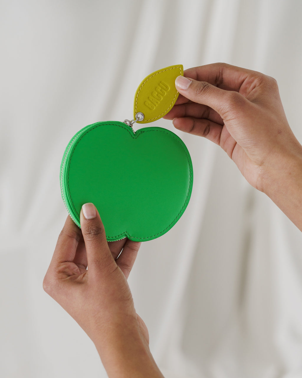 Apple Pouch - Leaf