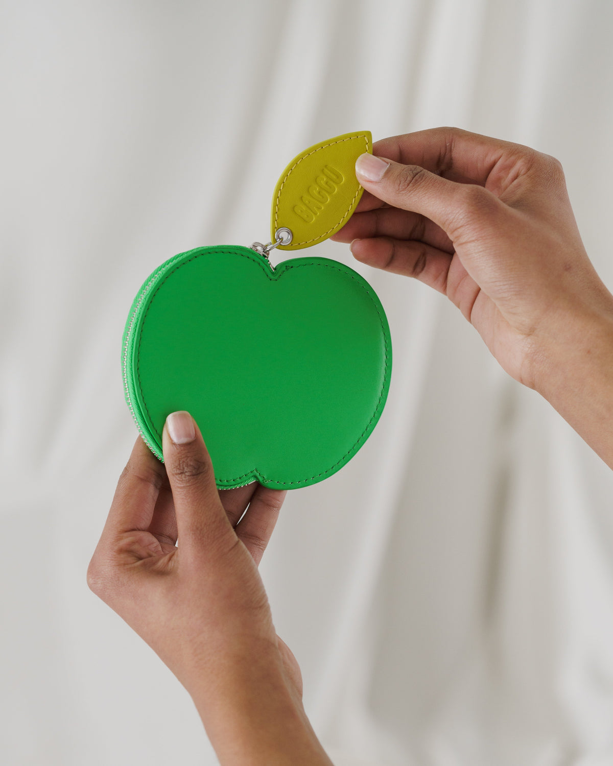 Apple Pouch - Leaf