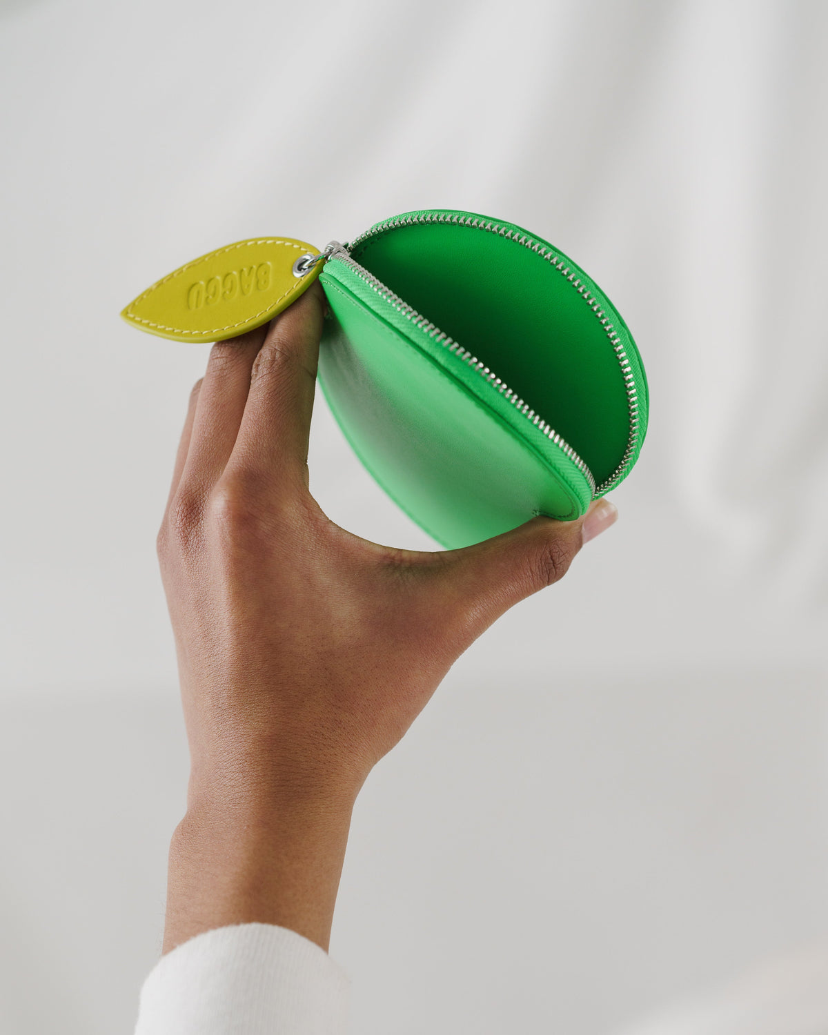 Apple Pouch - Leaf