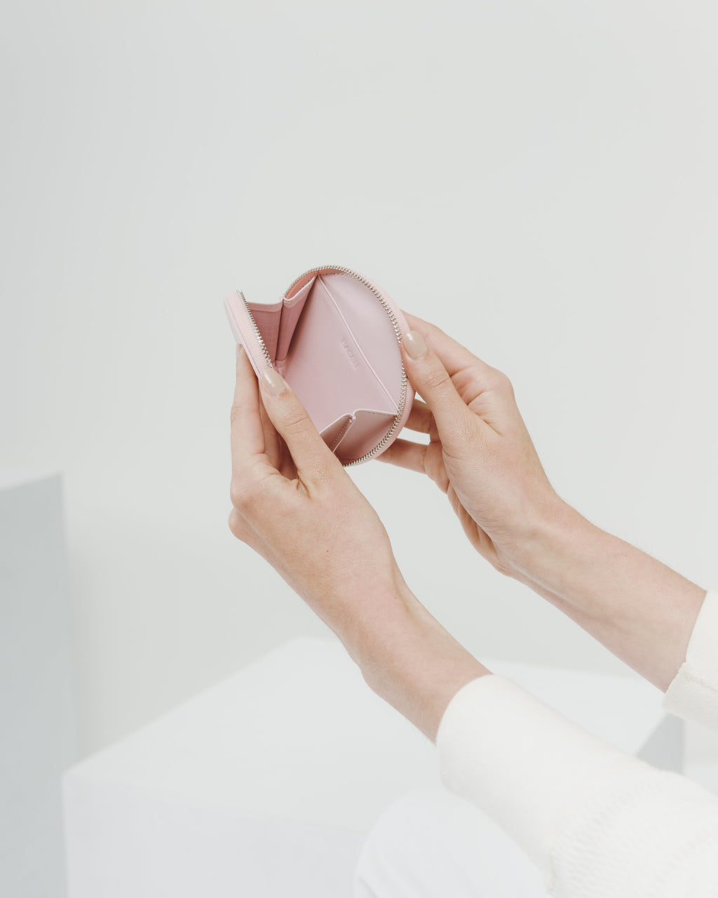 Circle Wallet - Powder Pink