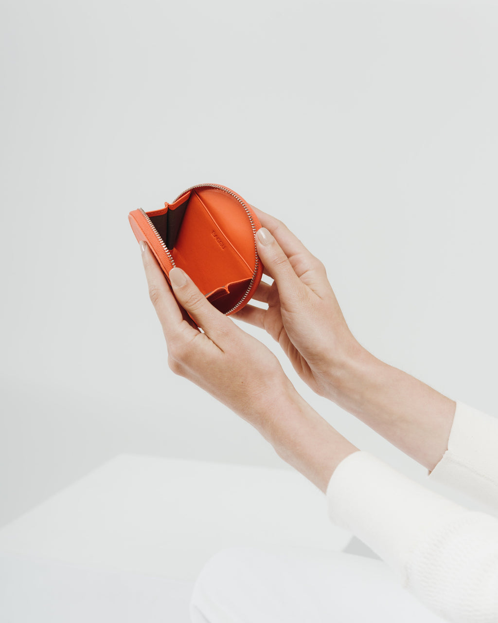 Circle Wallet - Warm Red