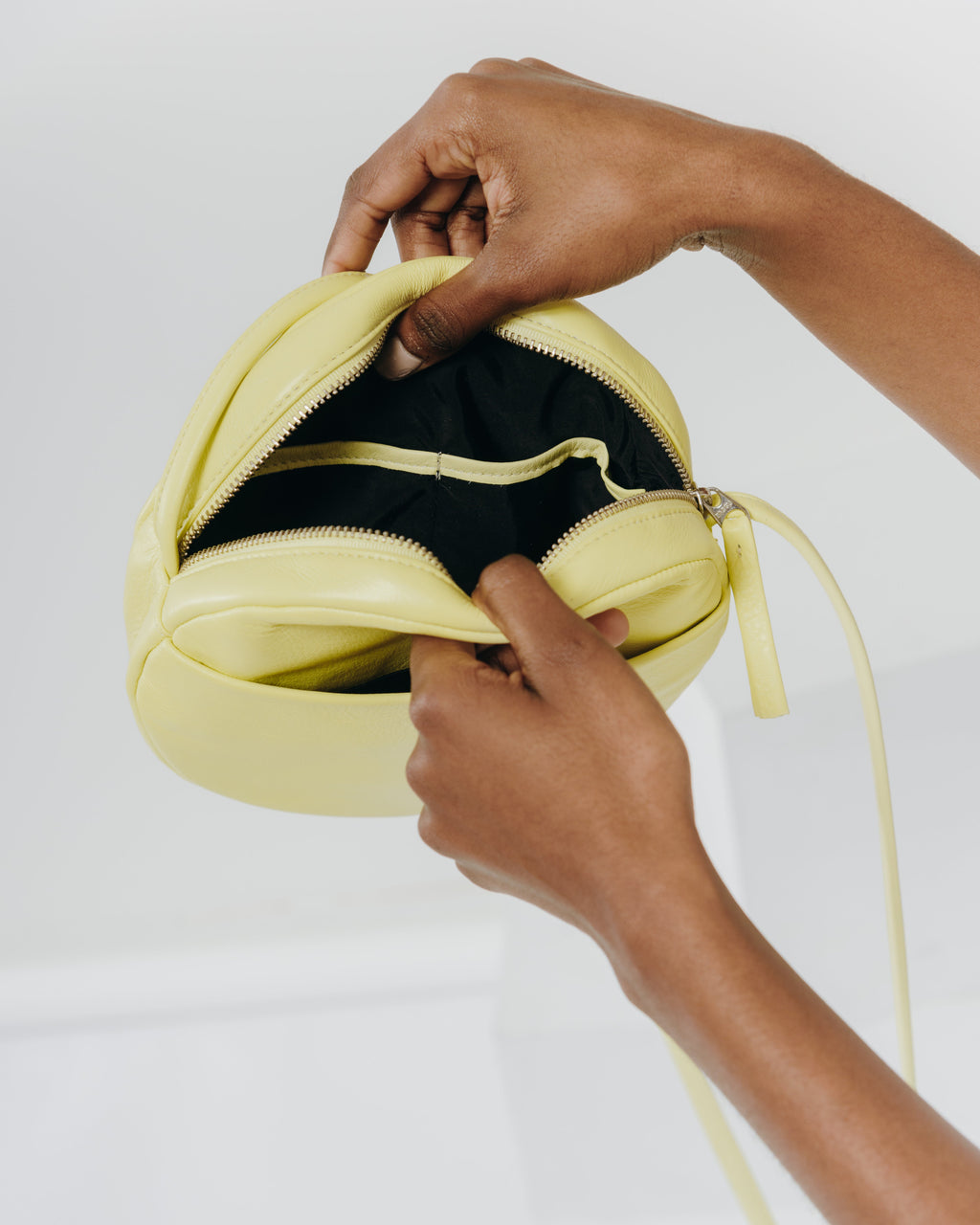 Circle Purse - Soft Yellow
