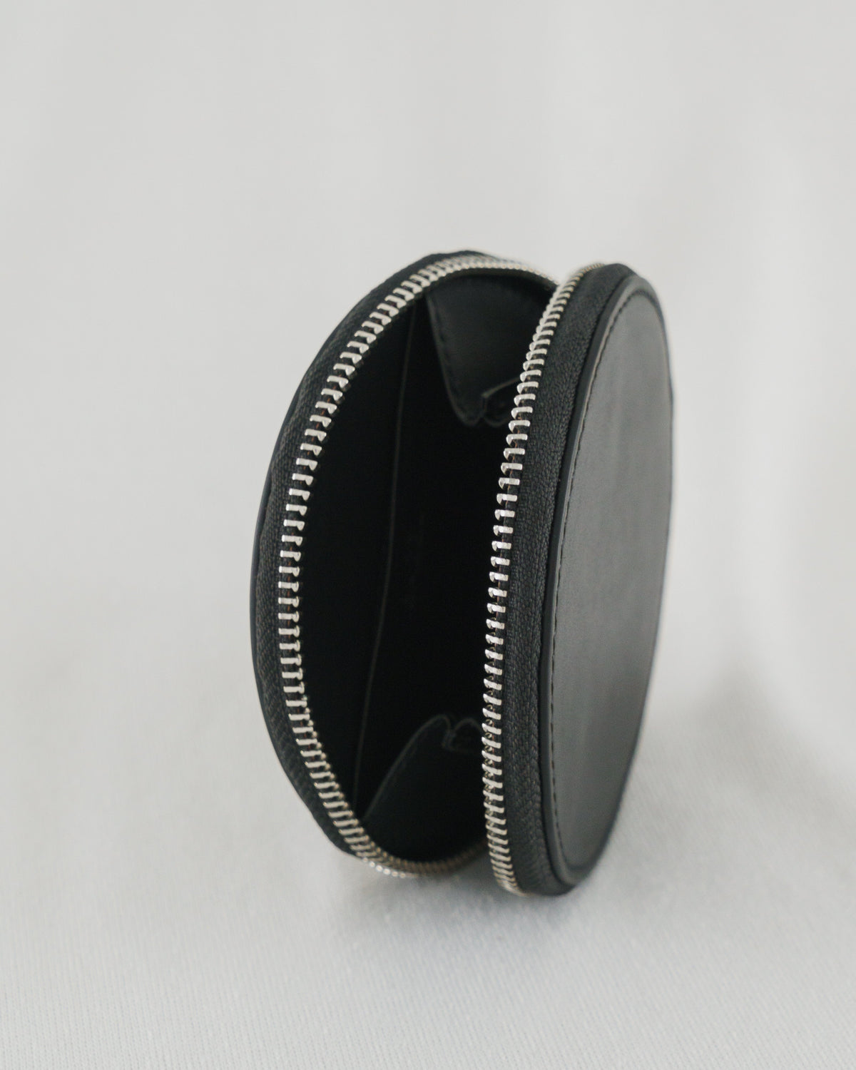 Circle Wallet - Black