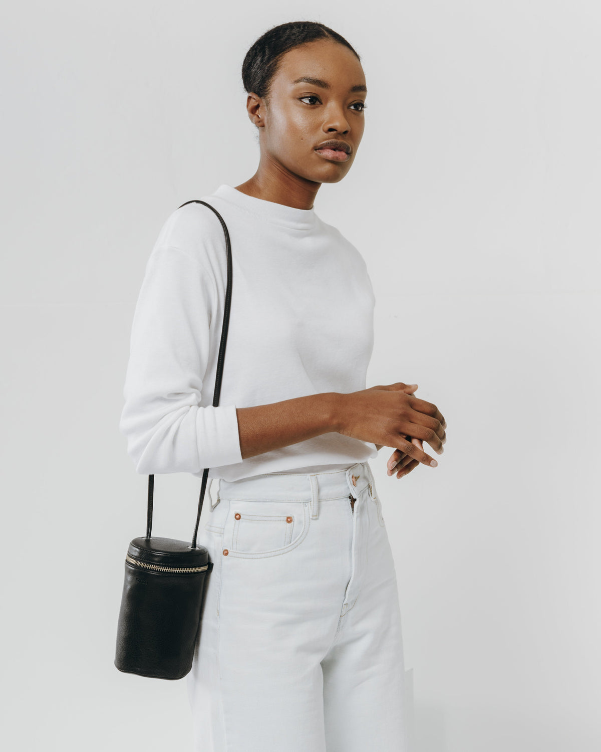 Lens Cross Body - Black
