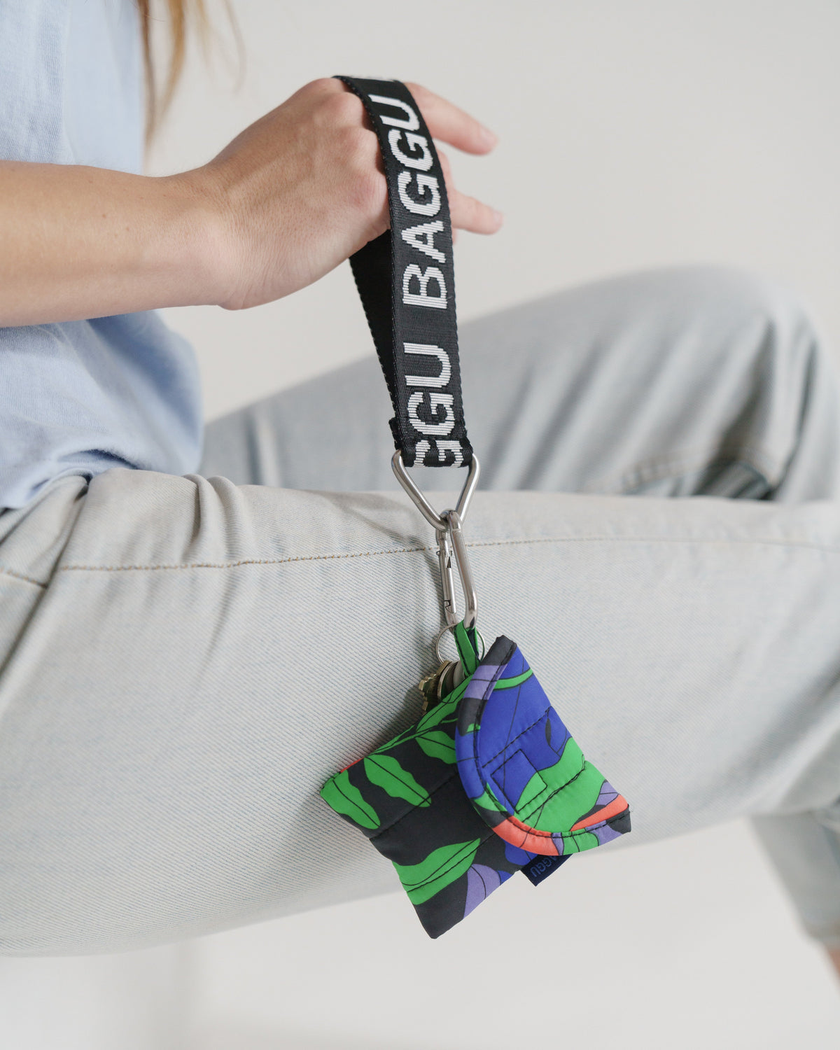 Puffy Earbuds Case - Midnight Fern