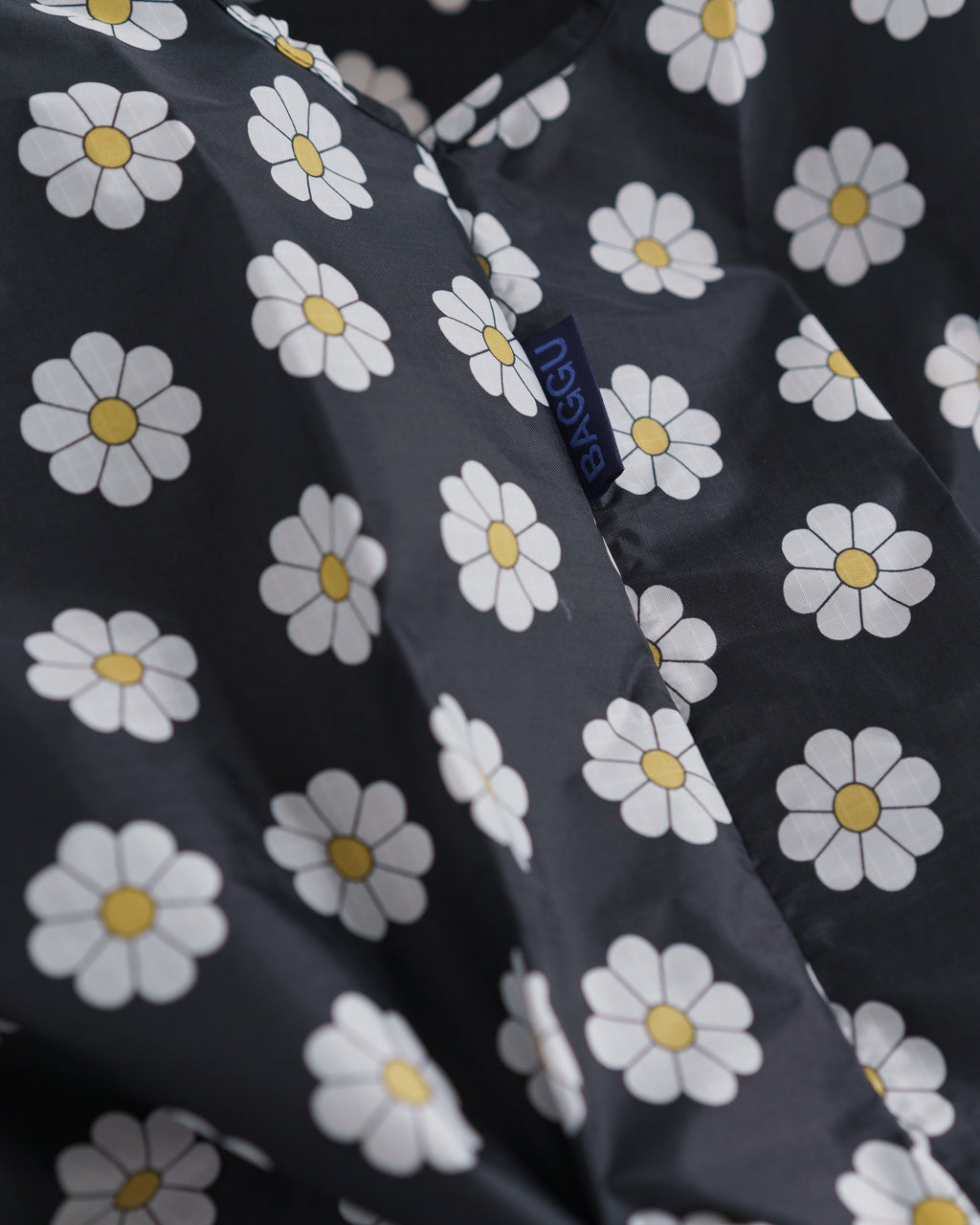 Standard Baggu - Black Daisy &nbsp;