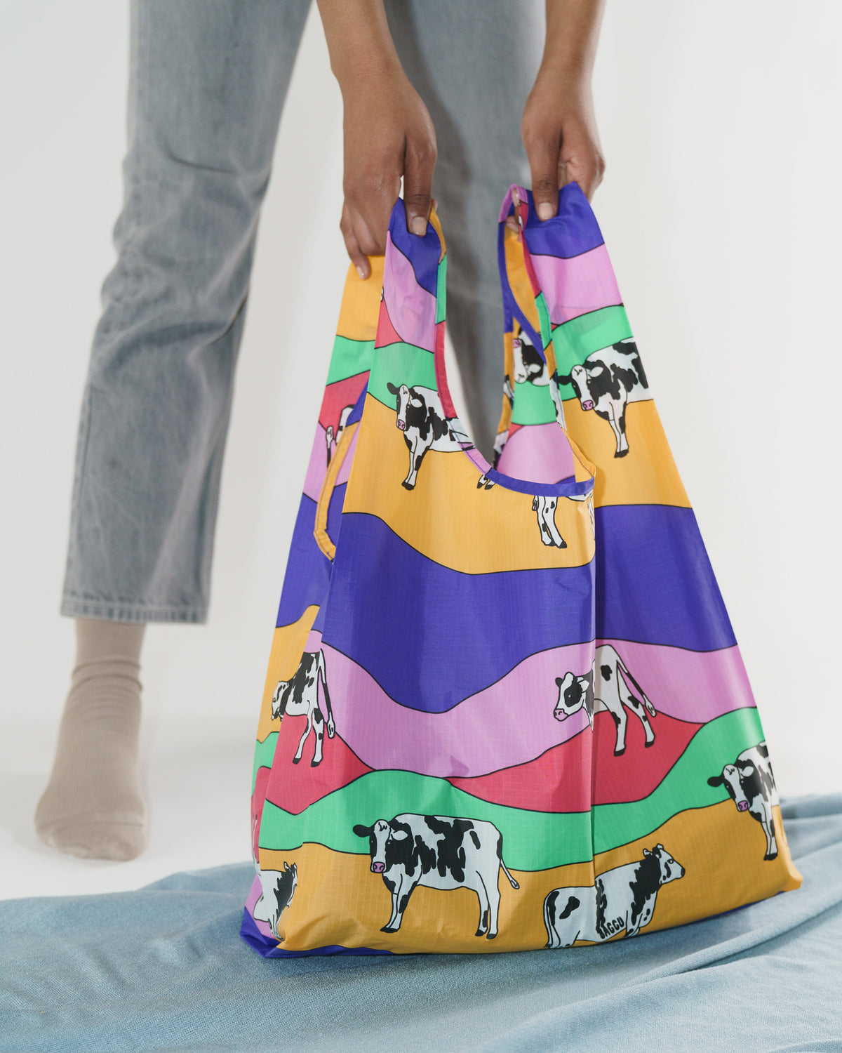Standard Baggu - Grazing Cows