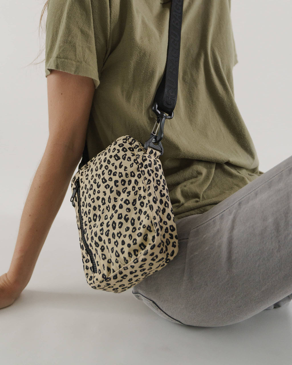 Sport Crossbody - Honey Leopard